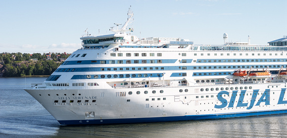 Cruise_Ship_Stockholm_01.jpg